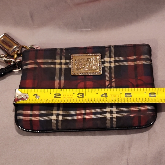 Vintage Like-New Coach Wristlet - Picture 10 of 11
